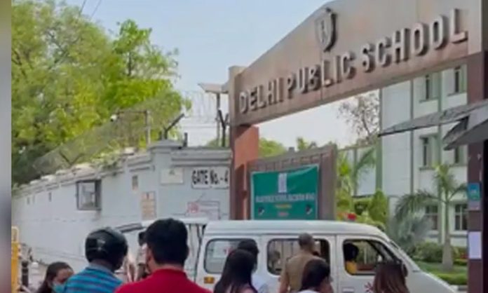 Bomb threat to Delhi Public School