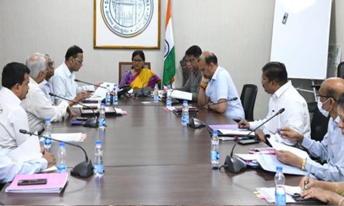 CS Shanti Kumari Review on Yadadri Temple Development