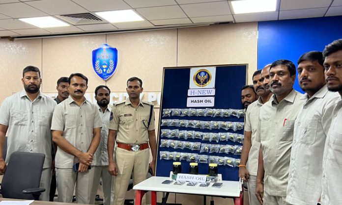 Hash oil gang arrested in Hyderabad