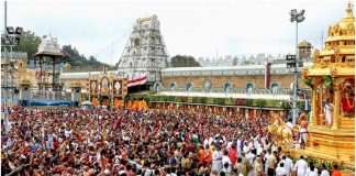 Heavy rush of devotees in Tirumala