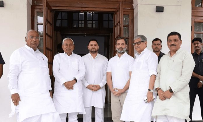 Mallikarjun Kharge meets Bihar CM Nitish Kumar