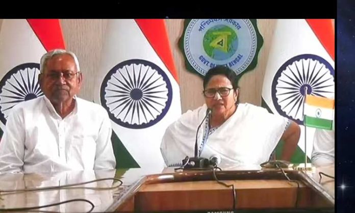 Nitish Kumar and Mamata Benerjee