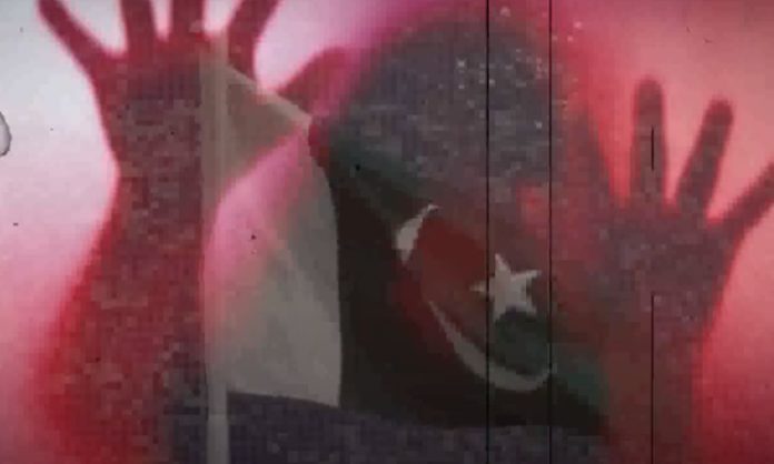 Parents put padlock on daughter's grave in Pakistan