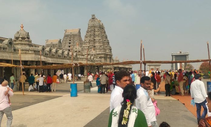 More devotees in Yadadri