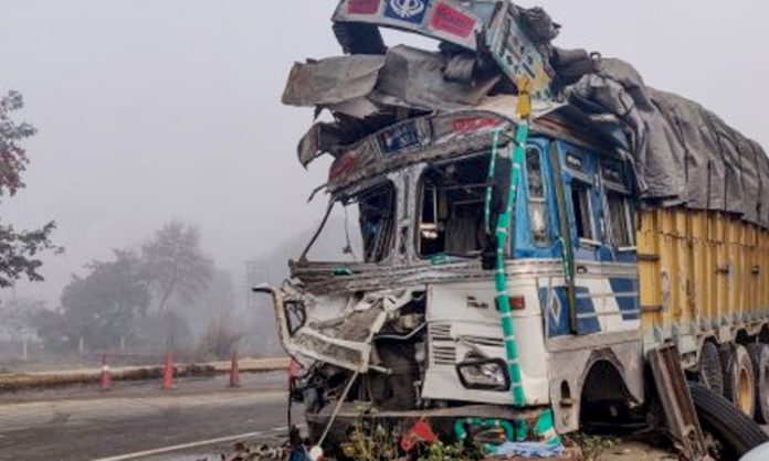 7 Pilgrims ends life in UP's Road Accident