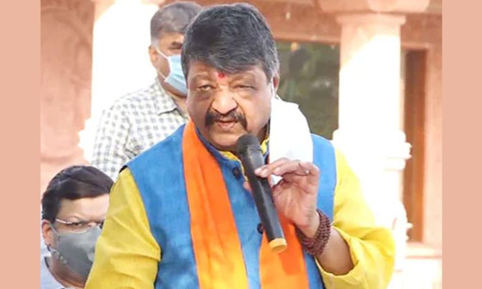 BJP leader compares girls who don't wear proper clothes to Surpanakha