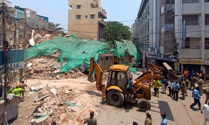 Building collapsed in Chennai