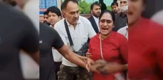 Woman shot in Delhi court