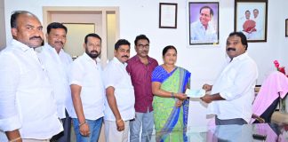 MLA Aruri distributed the Kalyanalakshmi cheques