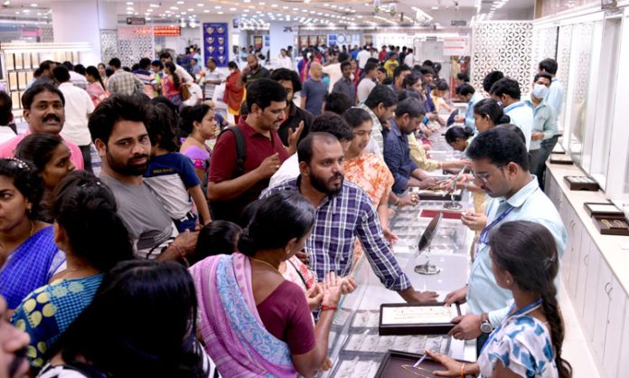 Lalitha Jewellery in Somajiguda