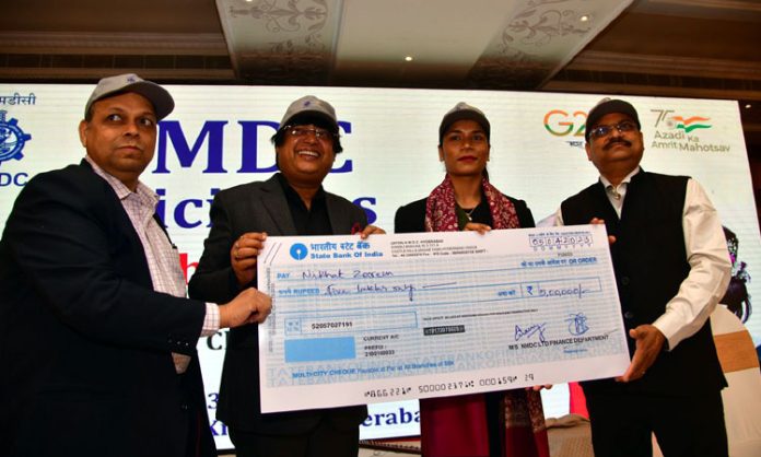 NMDC felicitates boxer Nikhat Zareen for winning gold medal