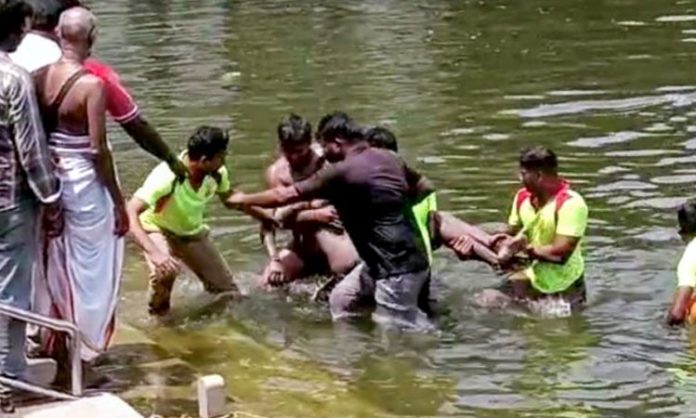 5 drowned in temple pond in Tamil Nadu