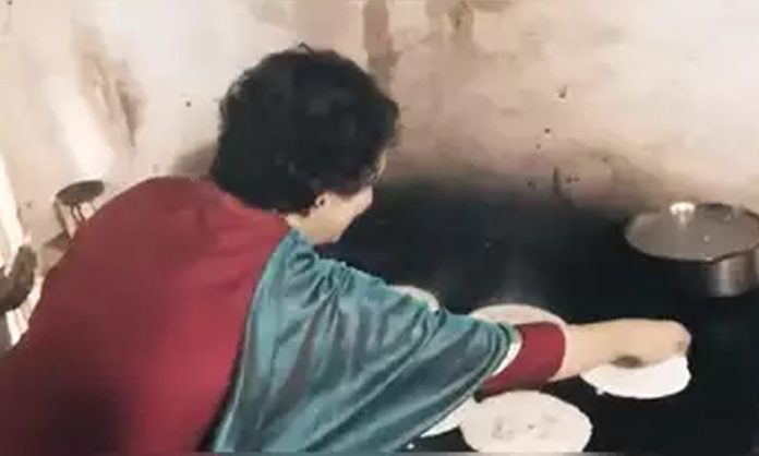 priyanka gandhi cooking dosa video goes viral
