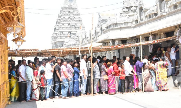Devotees thronged to Sri Lakshminarasimhu