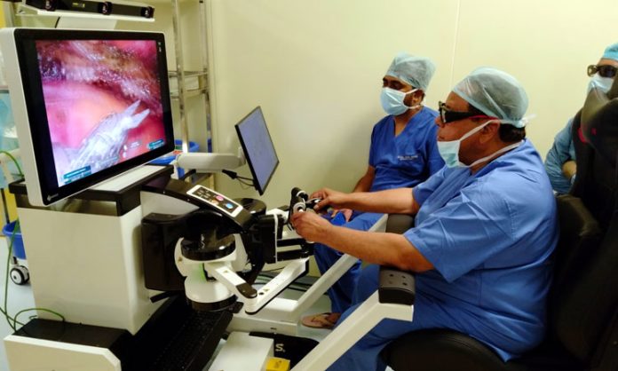 Surgical robot SSI performed first heart surgery