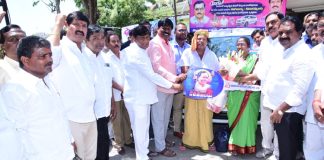 Dalitha bandhu Car to balagam mogilaiah