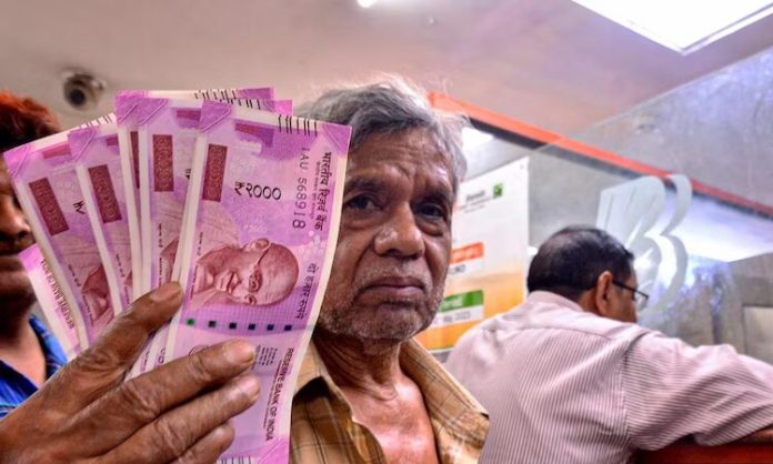 Day 1 Of Exchanging Rs 2000 Notes