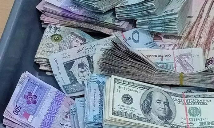 Foreign Currency Caught in Shamshabad Airport