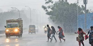 Employees suffered due to heavy rain in hyderabad