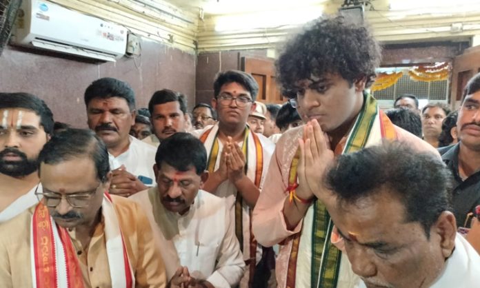 KTR Son Himansu Rao visited basara temple