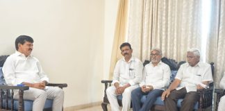 Kodandaram met with Ponguleti Srinivas Reddy