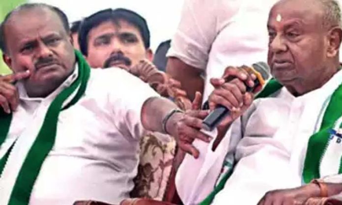 Kumaraswamy and Deve Gowda