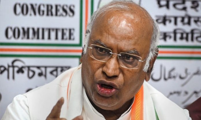 PM Modi takes everything personally says Mallikarjun Kharge