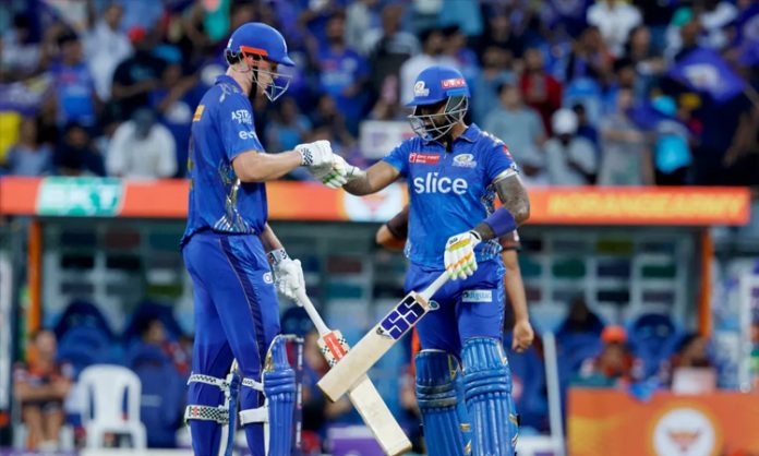 Mumbai Indians beat Sunrisers Hyderabad by 8 wickets