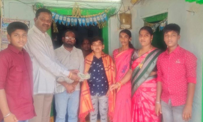 Sarpanch honored the best student in class 10th
