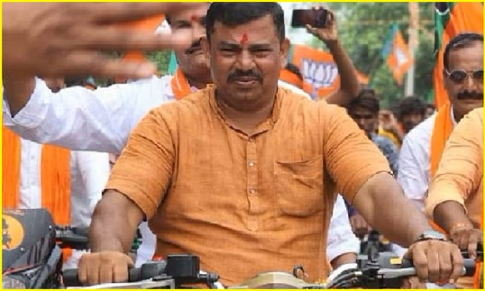 Security Personnel Stopped MLA Raja Singh