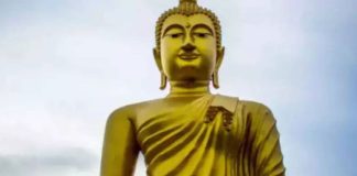 50000 Dalits embrace Buddhism in Gujarat