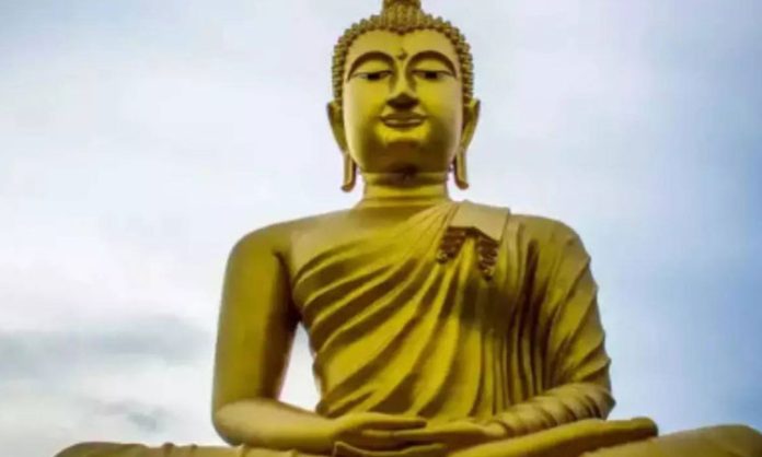 50000 Dalits embrace Buddhism in Gujarat