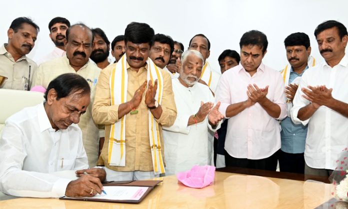 CM KCR Inaugurates BRS Party Office in Delhi