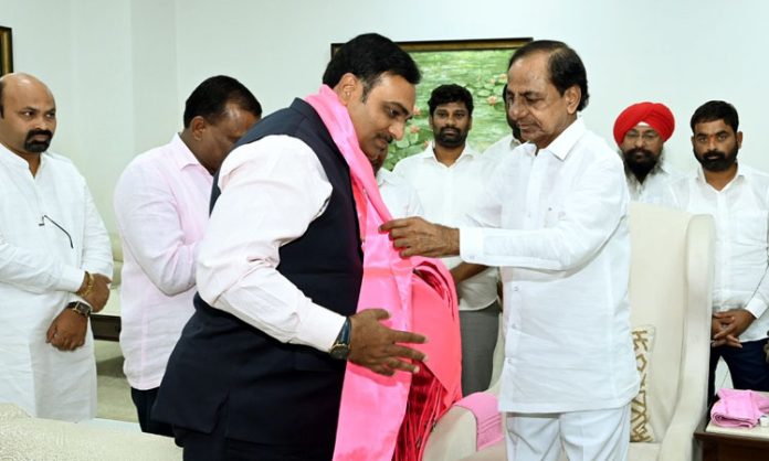 Maharashtra Leaders join BRS