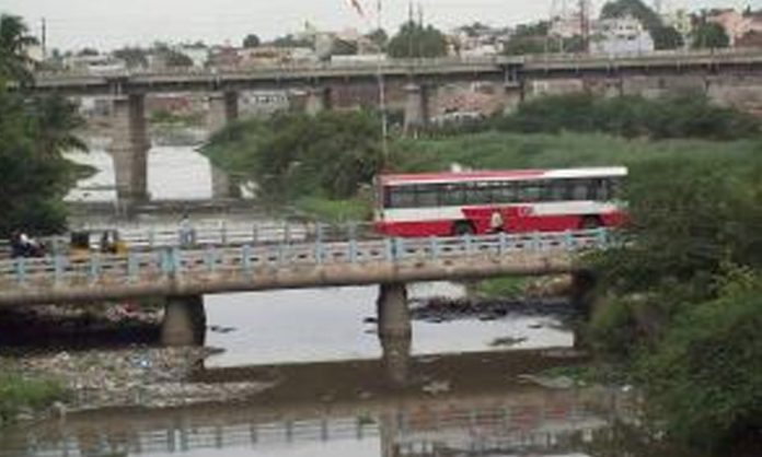 Women head found in Malakpet