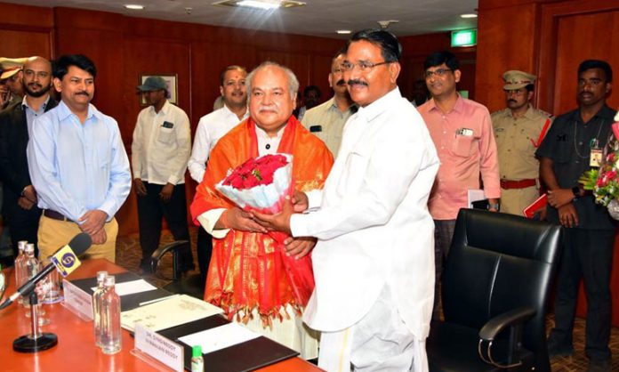 Union Minister Tomar meet Minister Niranjan Reddy