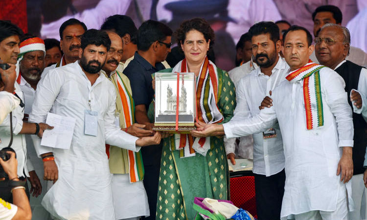 Priyanka Gandhi Speech at Yuva Sangharshana Sabha