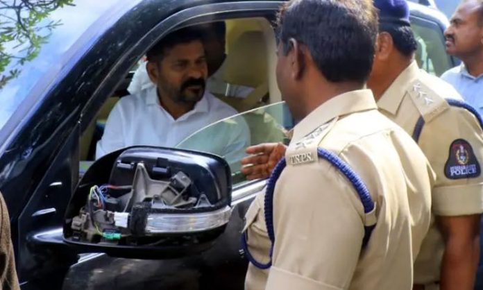 Police stops Revanth Reddy at New Secretariat