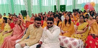 Groom Stops wedding for listen to modi mann ki baat
