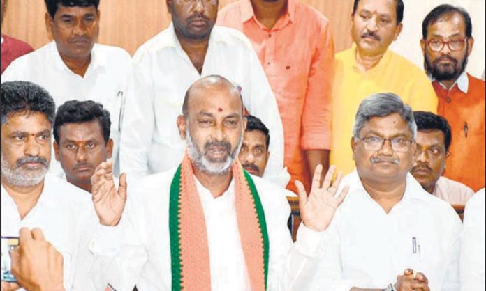 BJP dissenters fear IT raids