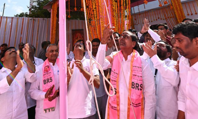 KCR hoisting BRS Flag at Nagpur Office