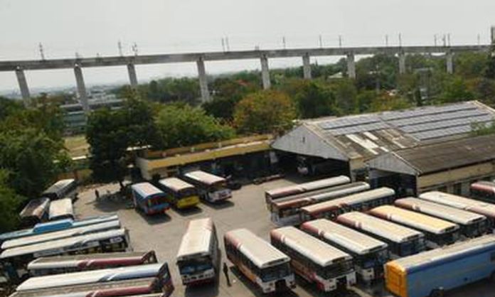 closed bus depots should reopen: Hanumanthu Mudiraj