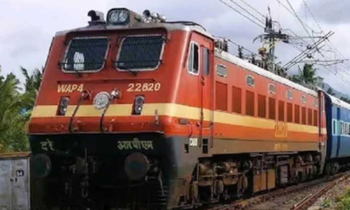 Gwalior woman pushed off moving train