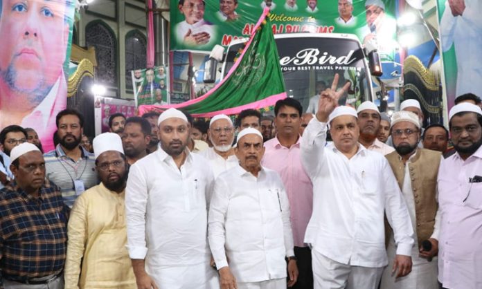 Minister Flags off Last batch for Haj
