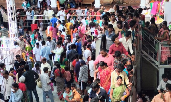 Heavy Devotees Crowd In Basara temple