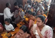 Heavy devotees crowd in basara temple