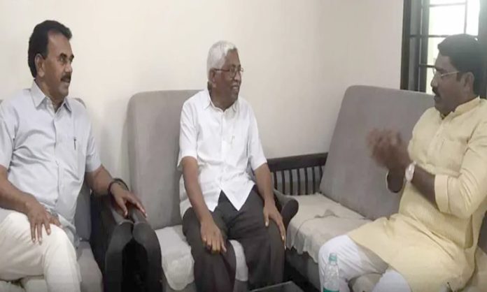 Ex-MLA Sampath Kumar met Jupalli Krishna Rao