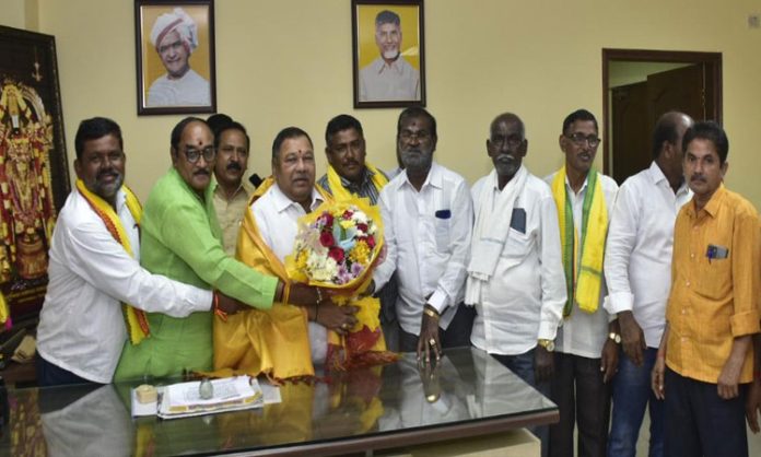 TDP flag should be hoisted on Manukota: Kasani Gyaneshwar Mudiraj