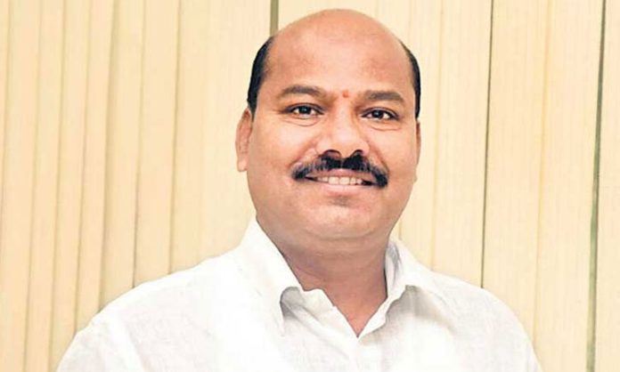 State Government trying to solve employees issues: Mammilla Rajender