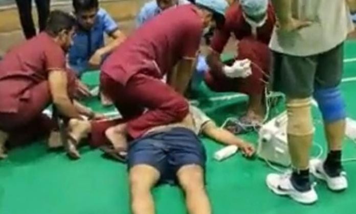 Man collapsed playing badminton in Noida stadium